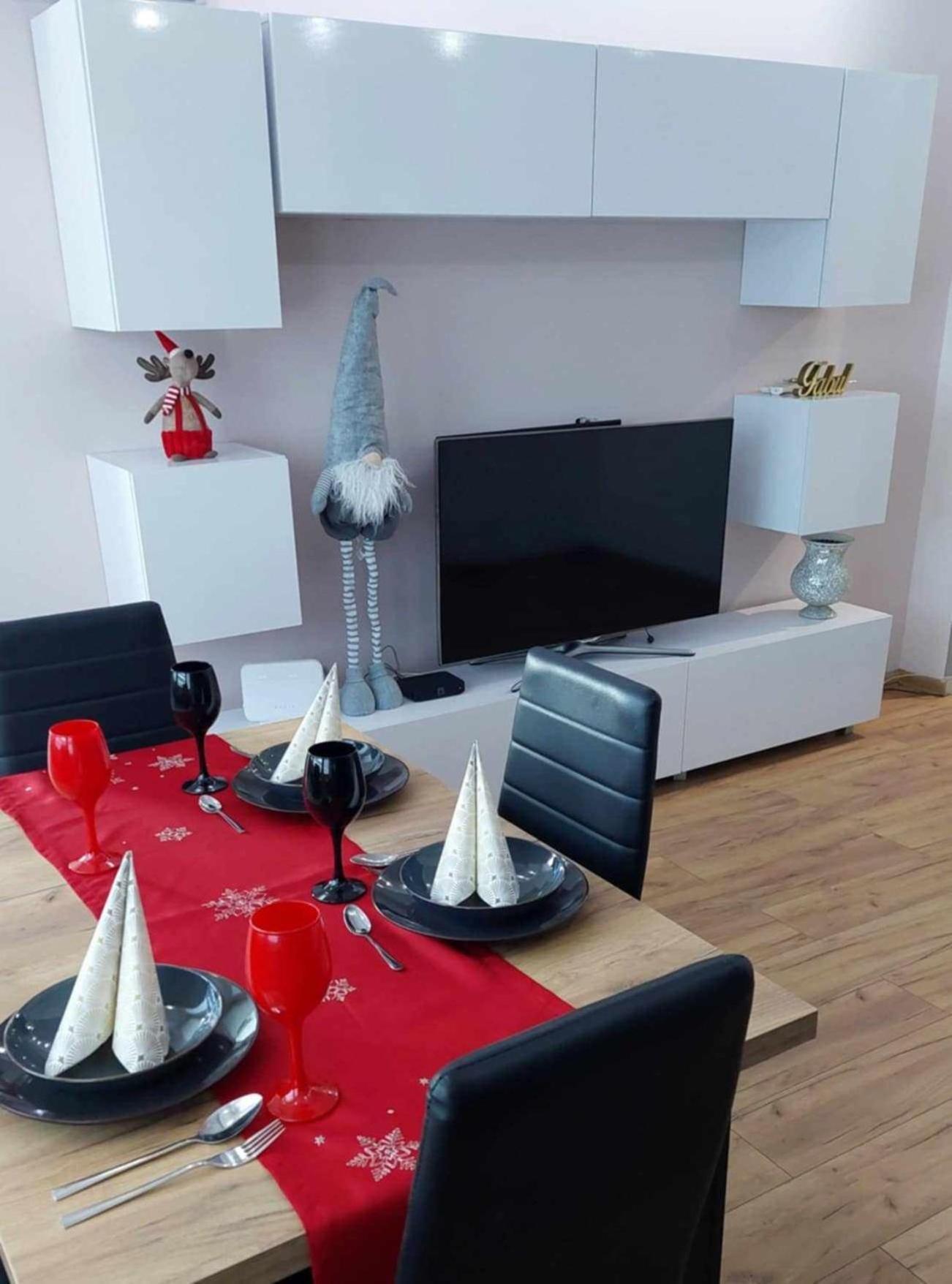 Ekskluzywny Apartament W Centrum Z Klimatyzacja I Balkonem Lubiń Exteriér fotografie